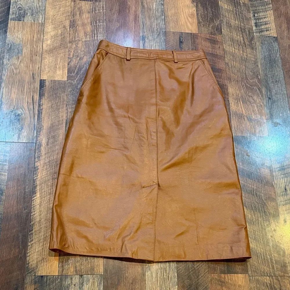 Elegant Tan/rust vintage leather Skirt 7/8 (6026)